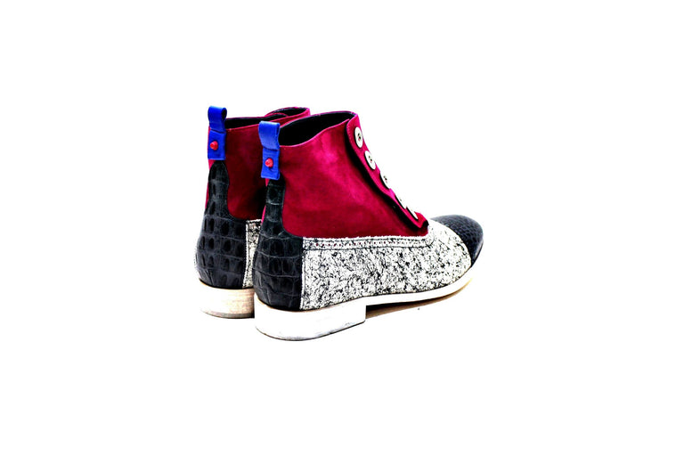 Bota consisting of cotton fabric, suede and leather, leather sole. Handmade in Portugal "Walk with Pintta"