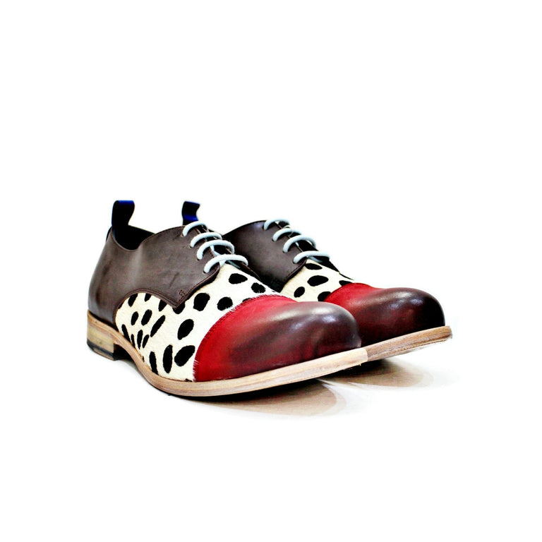 Shoe consisting of hair and leather, leather lining with leather sole. Handmade in Portugal “Walk with Pintta