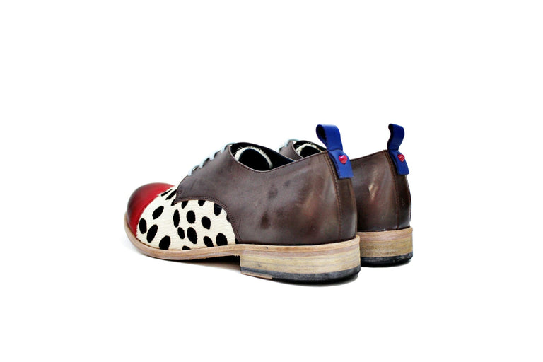 Shoe consisting of hair and leather, leather lining with leather sole. Handmade in Portugal “Walk with Pintta