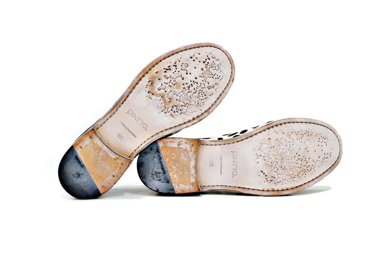 Shoe consisting of hair and leather, leather lining with leather sole. Handmade in Portugal “Walk with Pintta