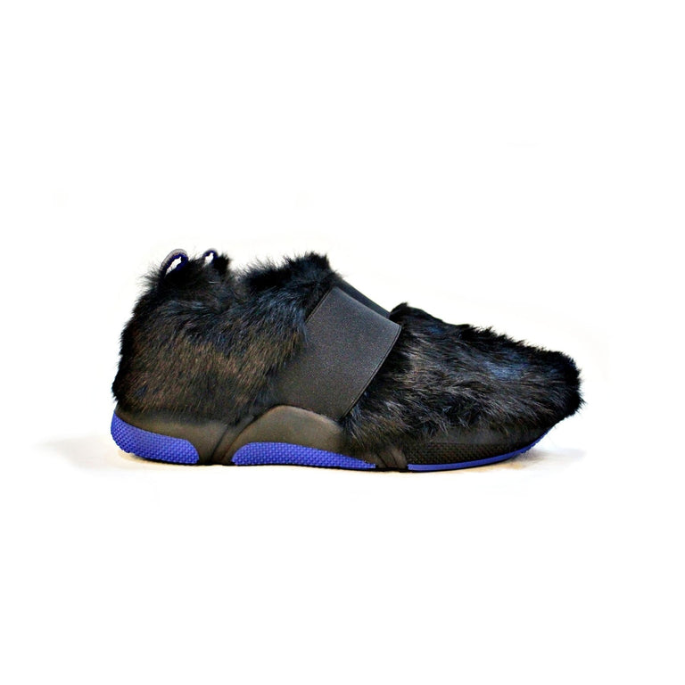Sneaker composed of hair, with leather lining, rubber sole. Handmade in Portugal "walk with pintta"
