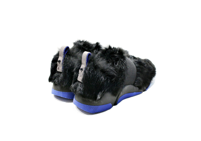 Sneaker composed of hair, with leather lining, rubber sole. Handmade in Portugal "walk with pintta"