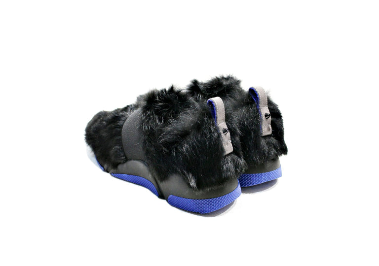 Sneaker composed of hair, with leather lining, rubber sole. Handmade in Portugal "walk with pintta"