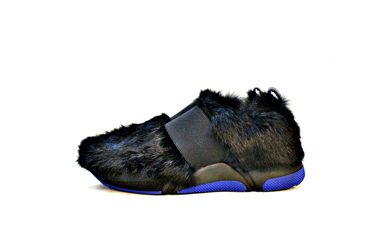 Sneaker composed of hair, with leather lining, rubber sole. Handmade in Portugal "walk with pintta"