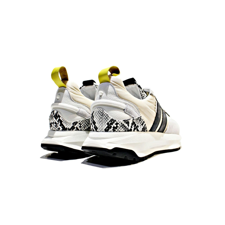 North Moreia Sneaker for exclusive design woman, made of leather and suede fabric, with all -cow -skinned lining. Handmade in Portugal. For demanding women.