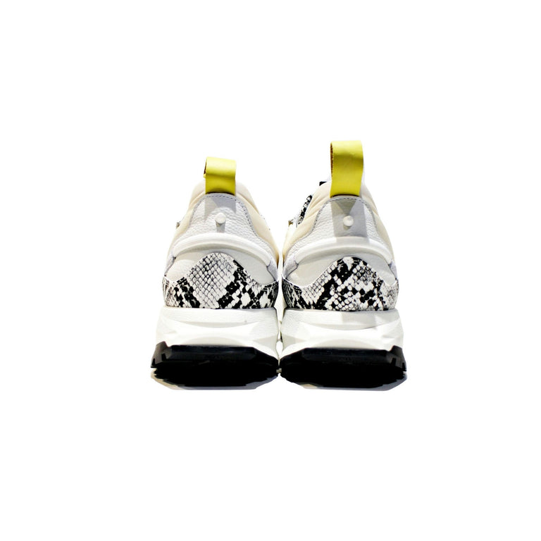 North Moreia Sneaker for exclusive design woman, made of leather and suede fabric, with all -cow -skinned lining. Handmade in Portugal. For demanding women.