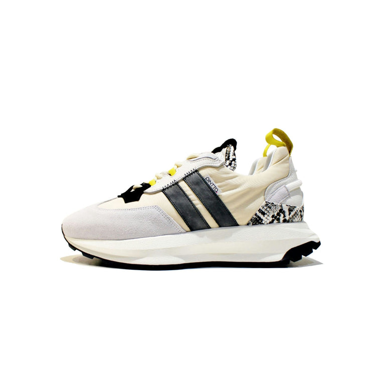 North Moreia Sneaker for exclusive design woman, made of leather and suede fabric, with all -cow -skinned lining. Handmade in Portugal. For demanding women.