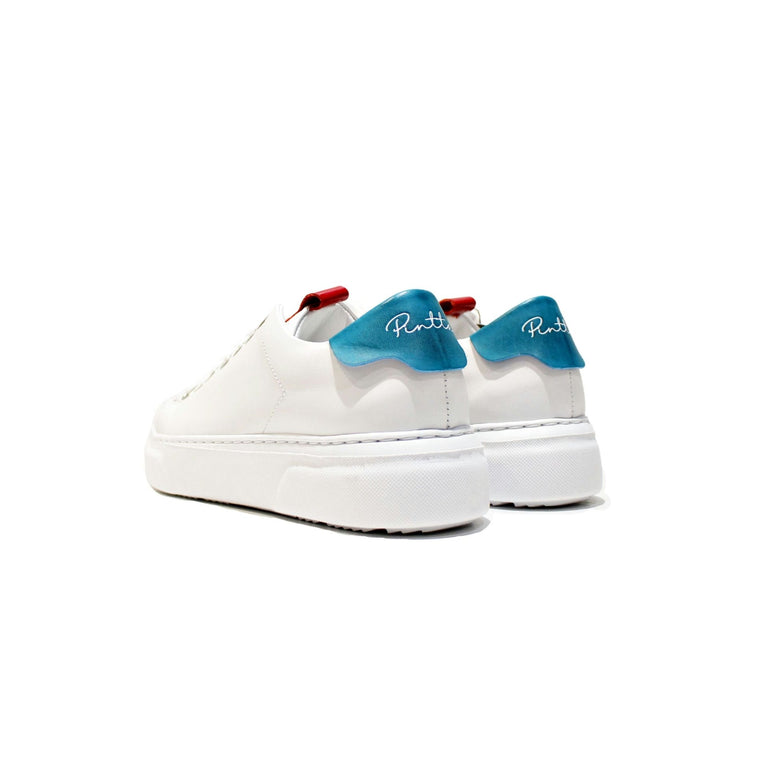 Paris Turquoise is a woman's shoe model with a unique and simple design, all built on high quality leather with EVA sole. Handmade in Portugal