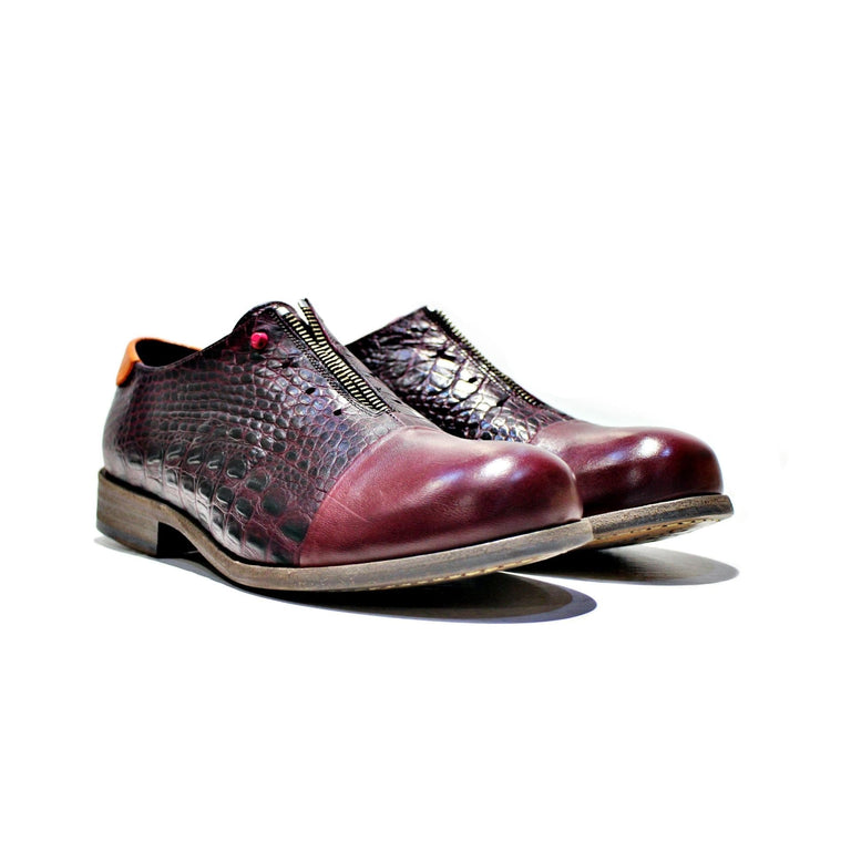 Shoe all composed of leather, with an exclusive design. Handmade in Portugal. “Walk with Pintta”