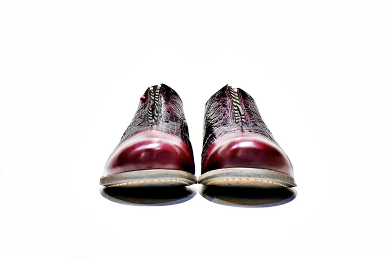 Shoe all composed of leather, with an exclusive design. Handmade in Portugal. “Walk with Pintta”