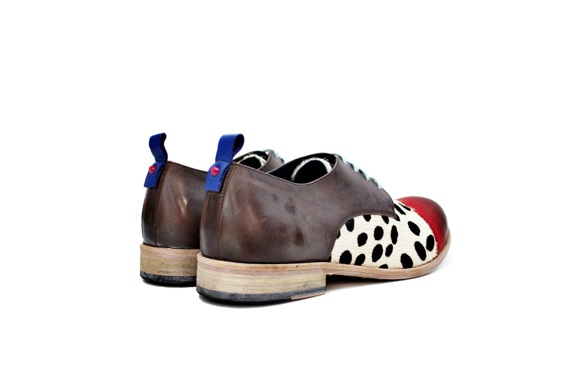Shoe consisting of hair and leather, leather lining with leather sole. Handmade in Portugal “Walk with Pintta