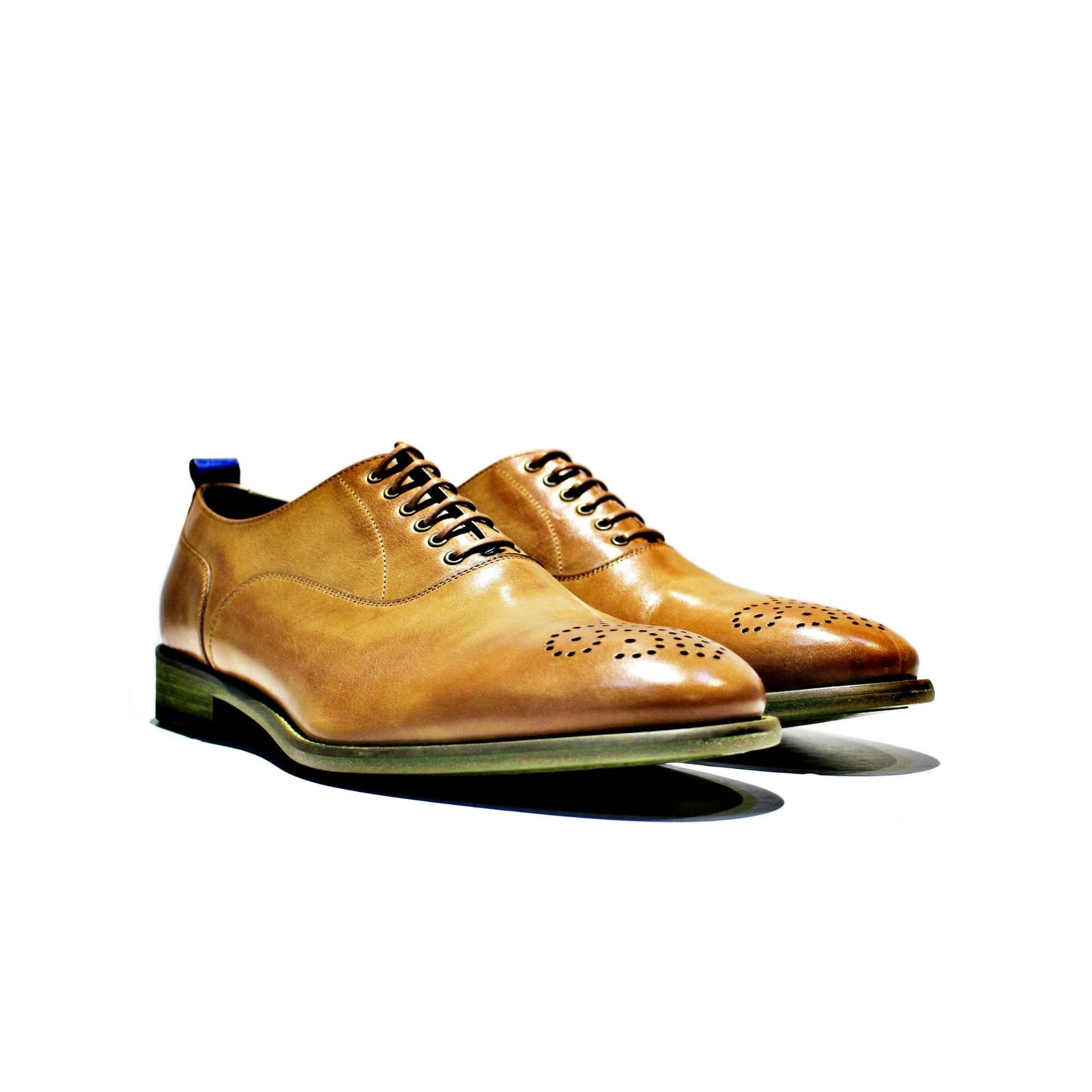 Shoe all composed of leather, interior, outer and sole. Handmade in Portugal “walk with pintta”
