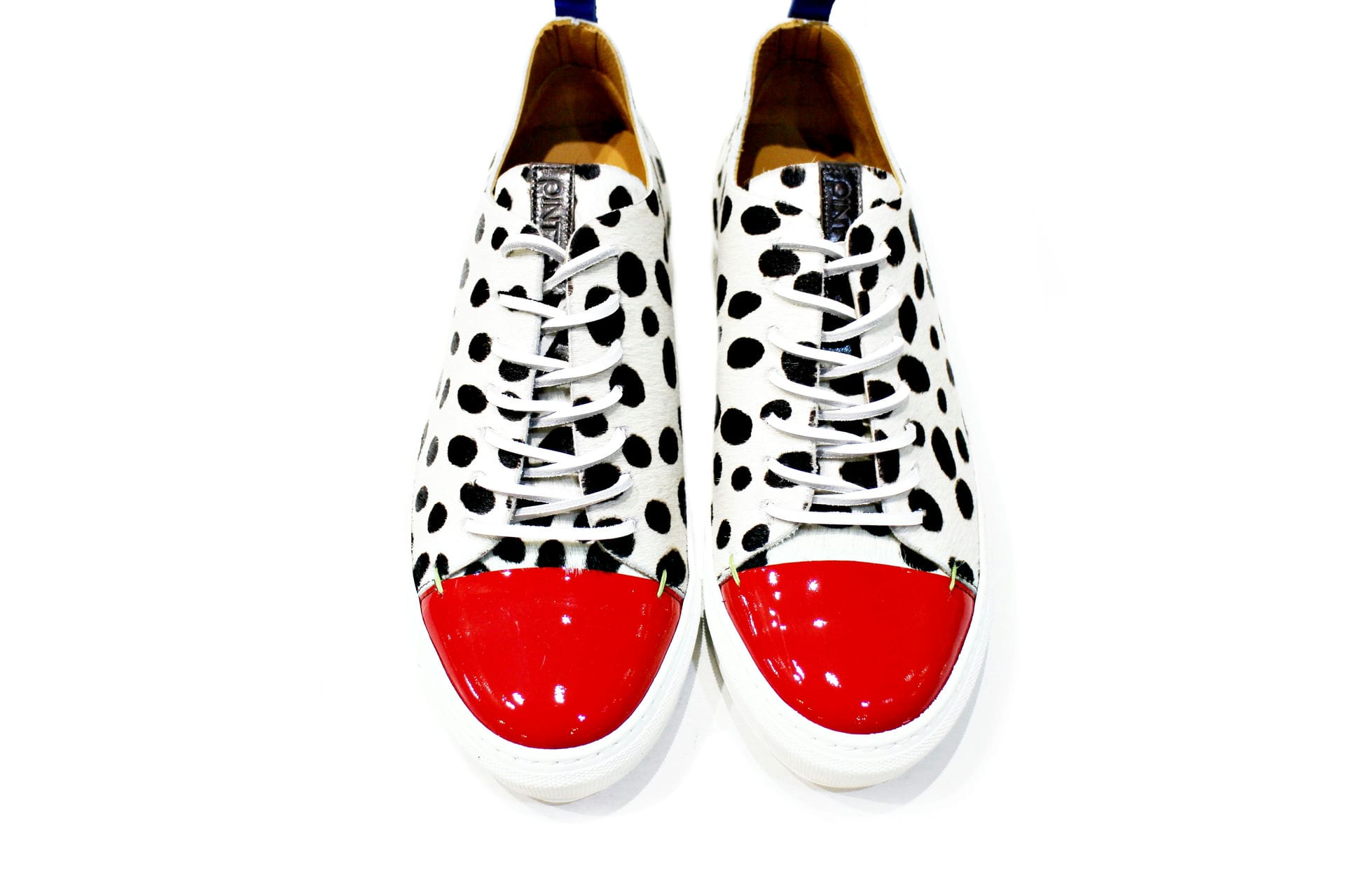 Very versatile sneaker, ideal for wearing with a relaxed or casual xic look.